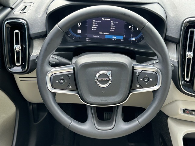 2024 Volvo XC40 Plus photo 13