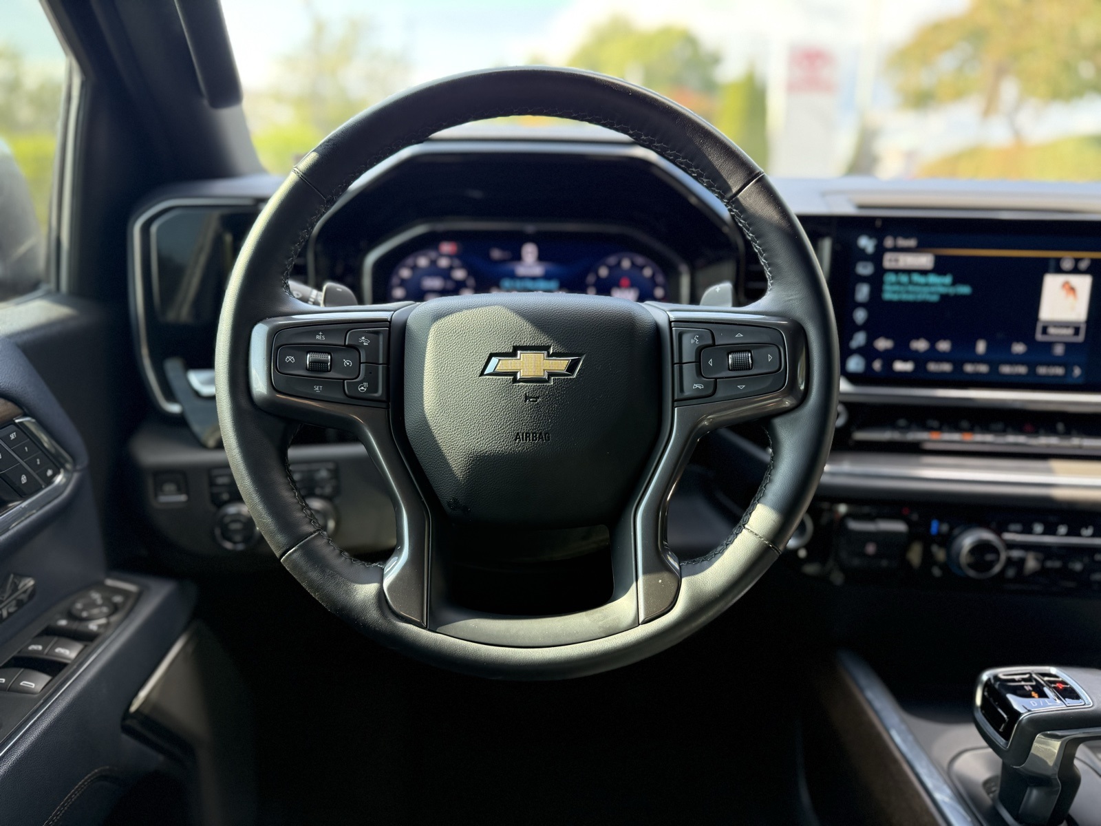 2024 Chevrolet Silverado 1500 High Country photo 17