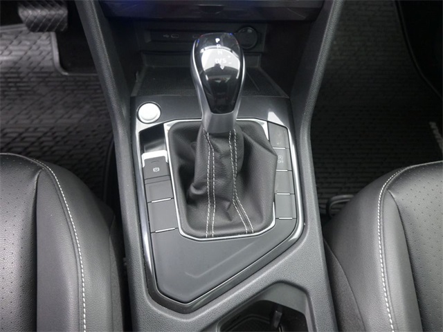 2022 Volkswagen Tiguan SE photo 4