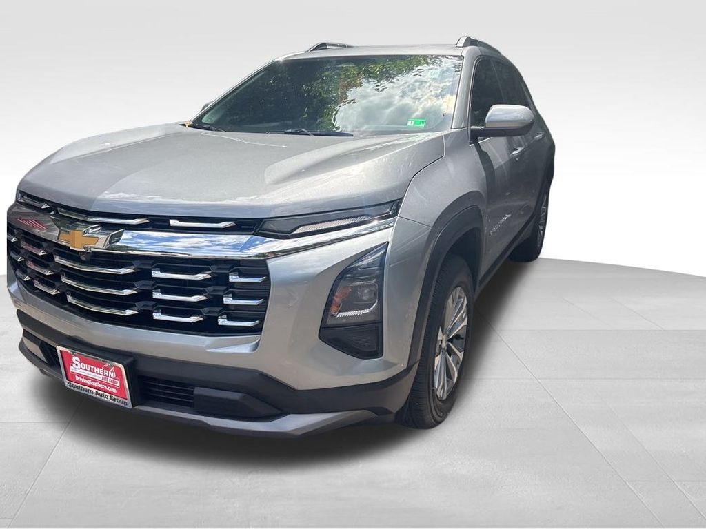 2025 Chevrolet Equinox LT photo 4