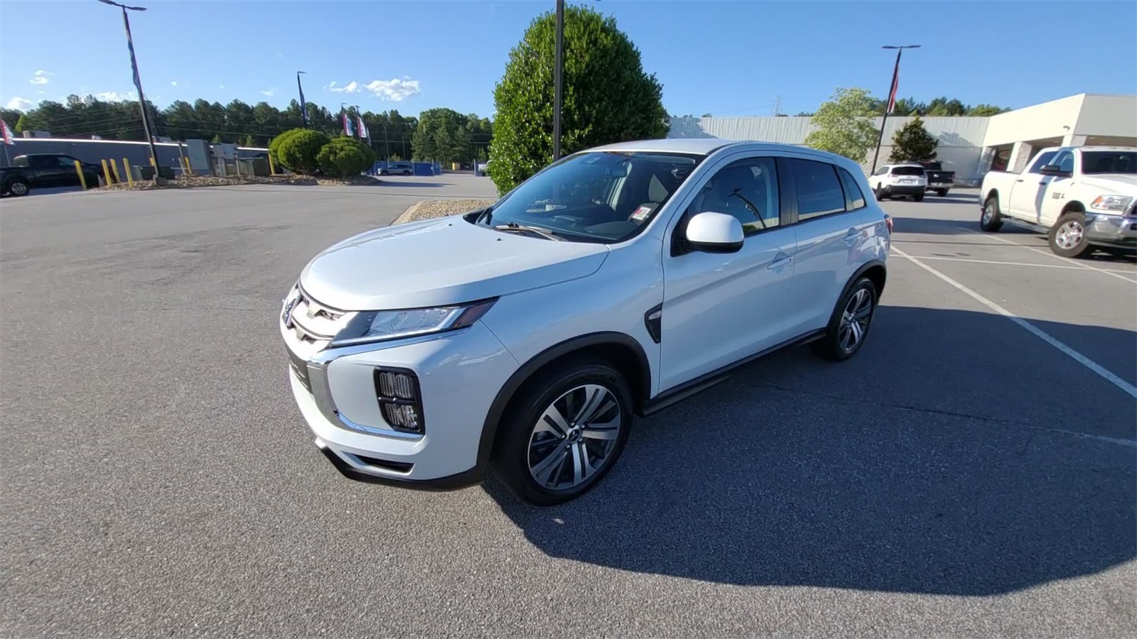 2024 Mitsubishi Outlander Sport ES photo 2