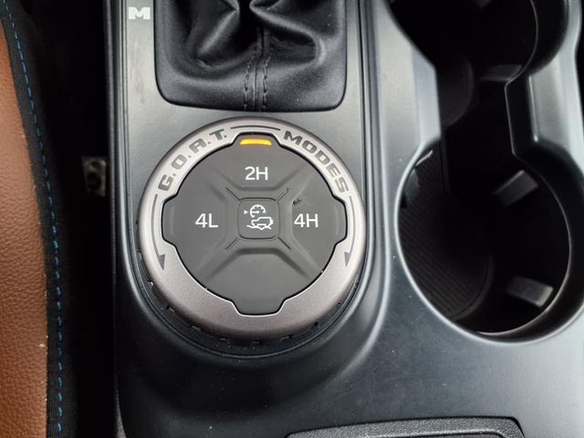 2024 Ford Bronco Outer Banks photo 25