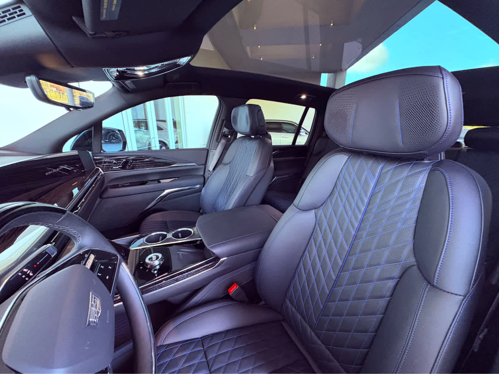 2025 Cadillac Escalade IQ Luxury photo 15