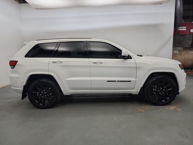 2021 Jeep Grand Cherokee Laredo X photo 6