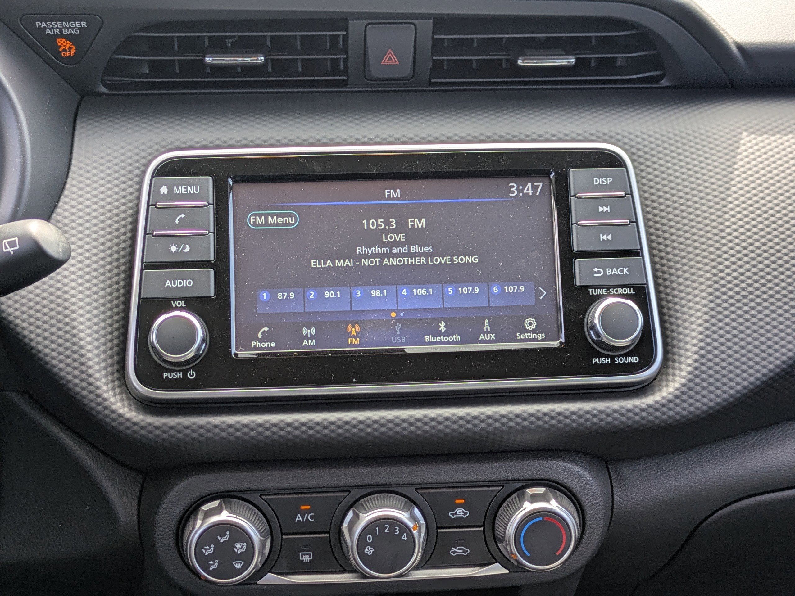 2025 Nissan Kicks Play S photo 9