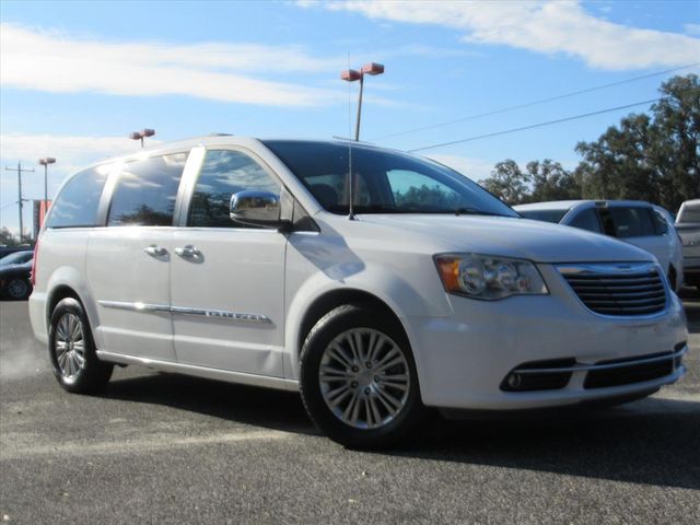 2016 Chrysler Town & Country Anniversary Edition