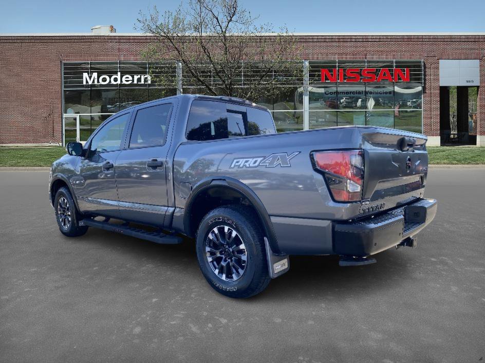 2021 Nissan Titan PRO-4X photo 2
