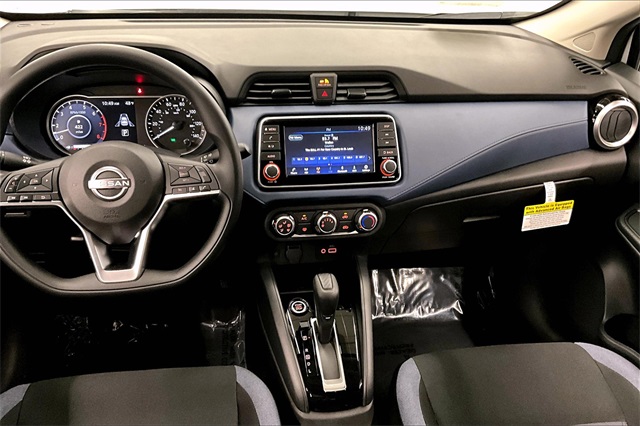 2025 Nissan Versa 1.6 SV photo 7