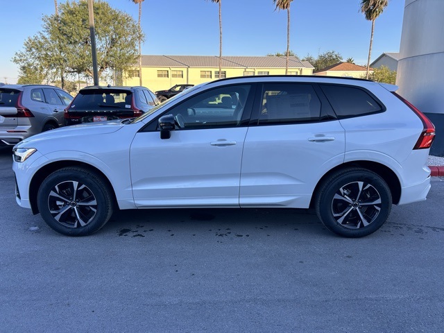 2026 Volvo XC60 B5 Core photo 4