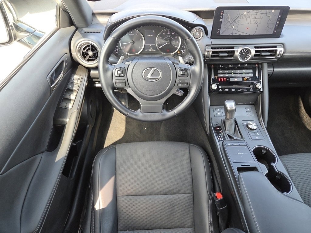 2022 Lexus IS 300 photo 4