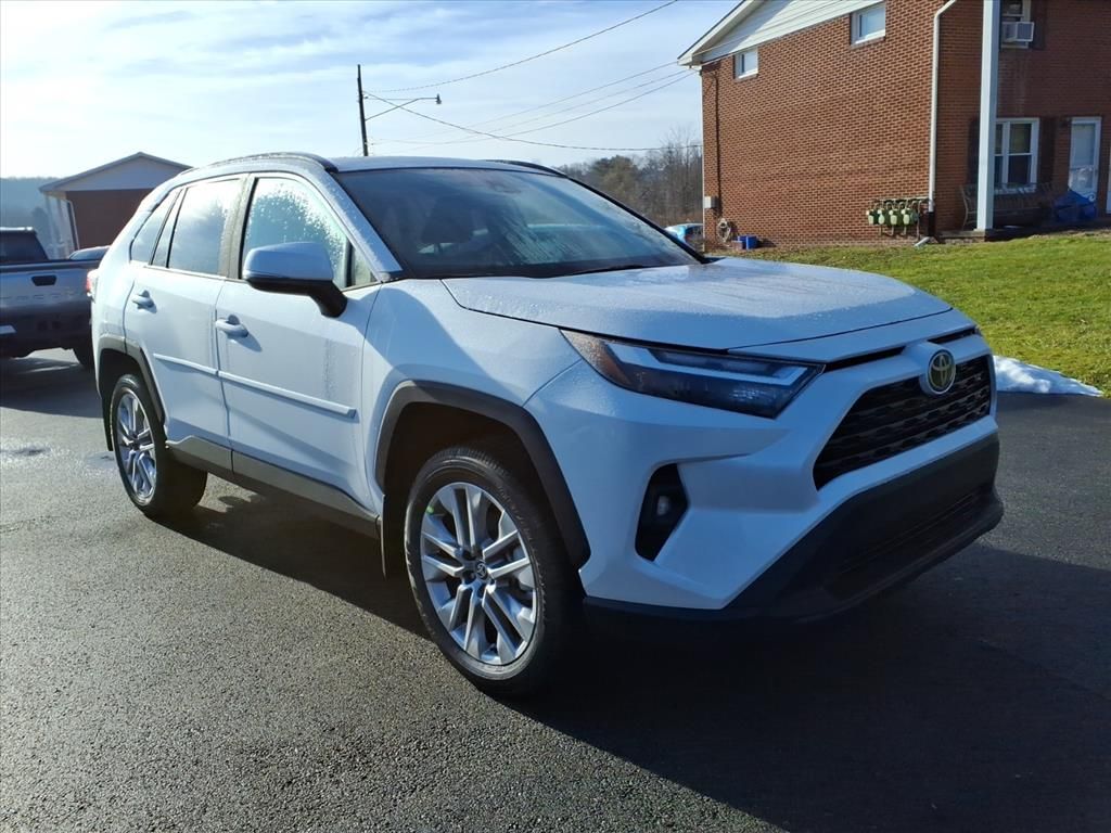 2025 Toyota RAV4 XLE Premium's photo