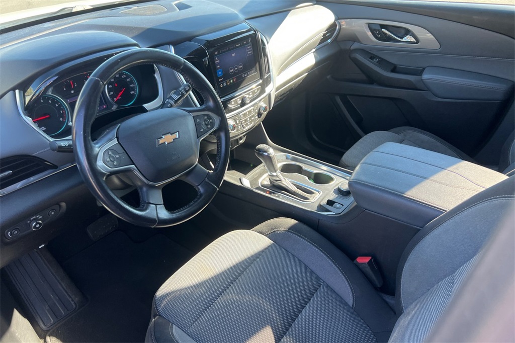 2020 Chevrolet Traverse Cloth photo 2