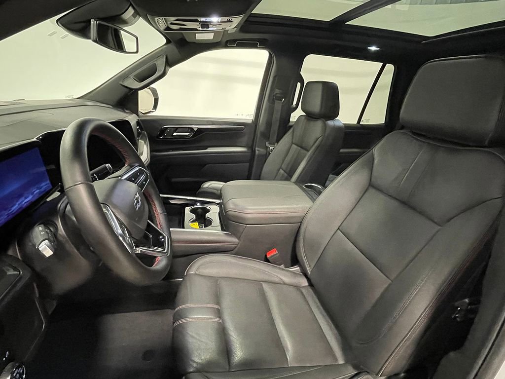 2025 Chevrolet Tahoe RST photo 2