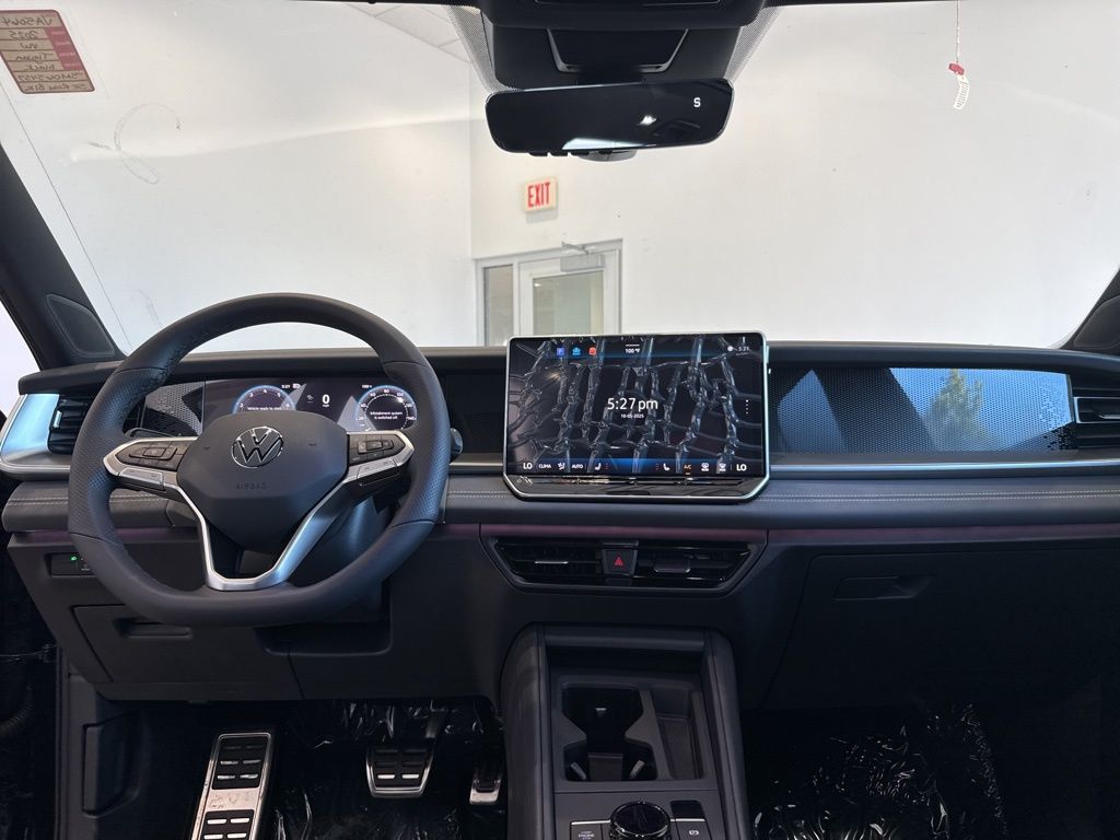 2025 Volkswagen Tiguan SE R-Line Black photo 11