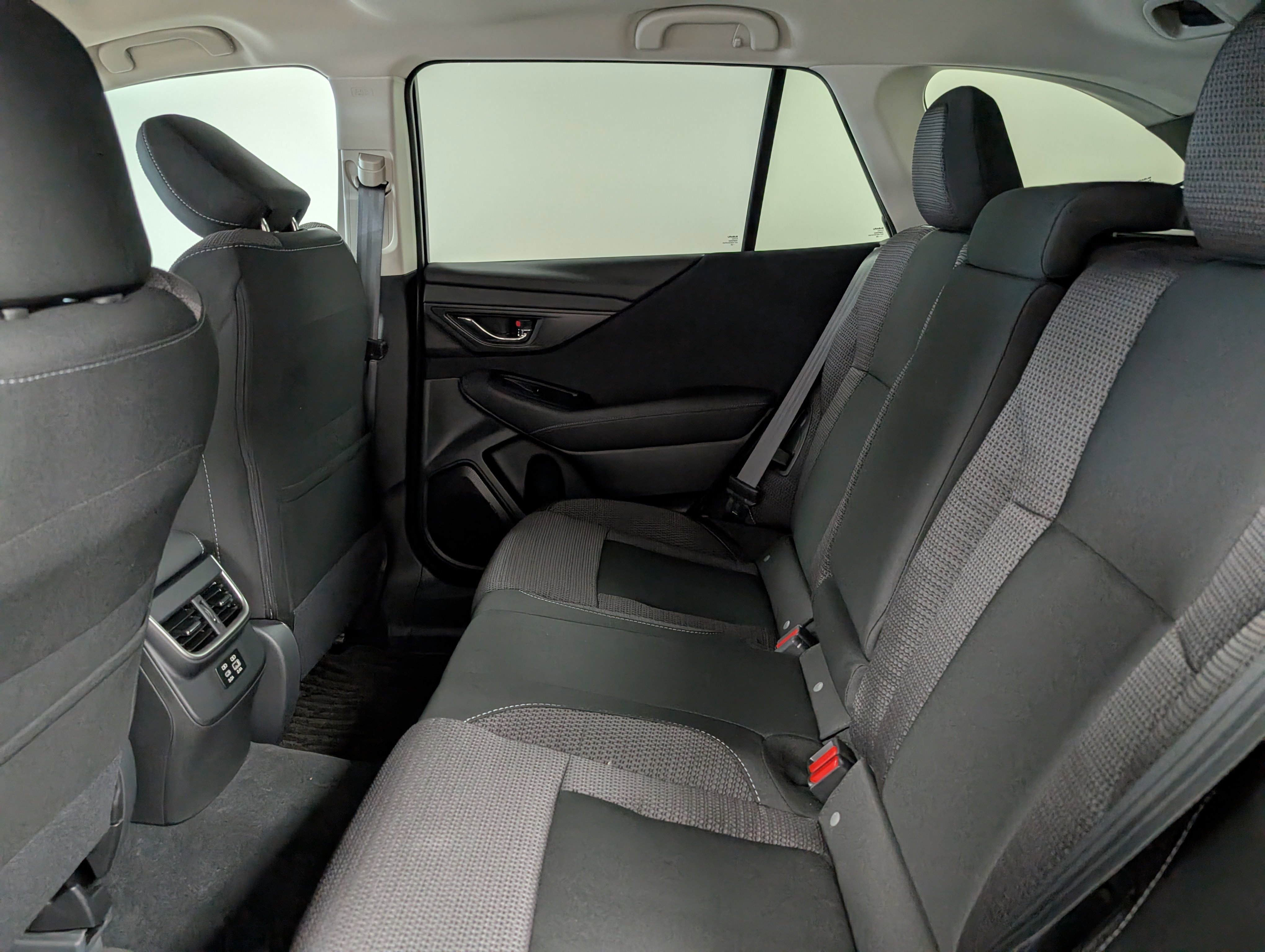 2025 Subaru Outback Premium photo 2