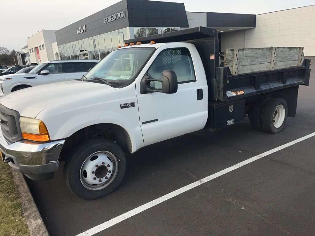 2001 Ford F-450's photo