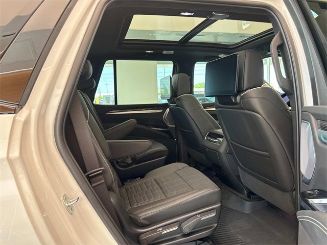 2025 Cadillac Escalade V-Series photo 15