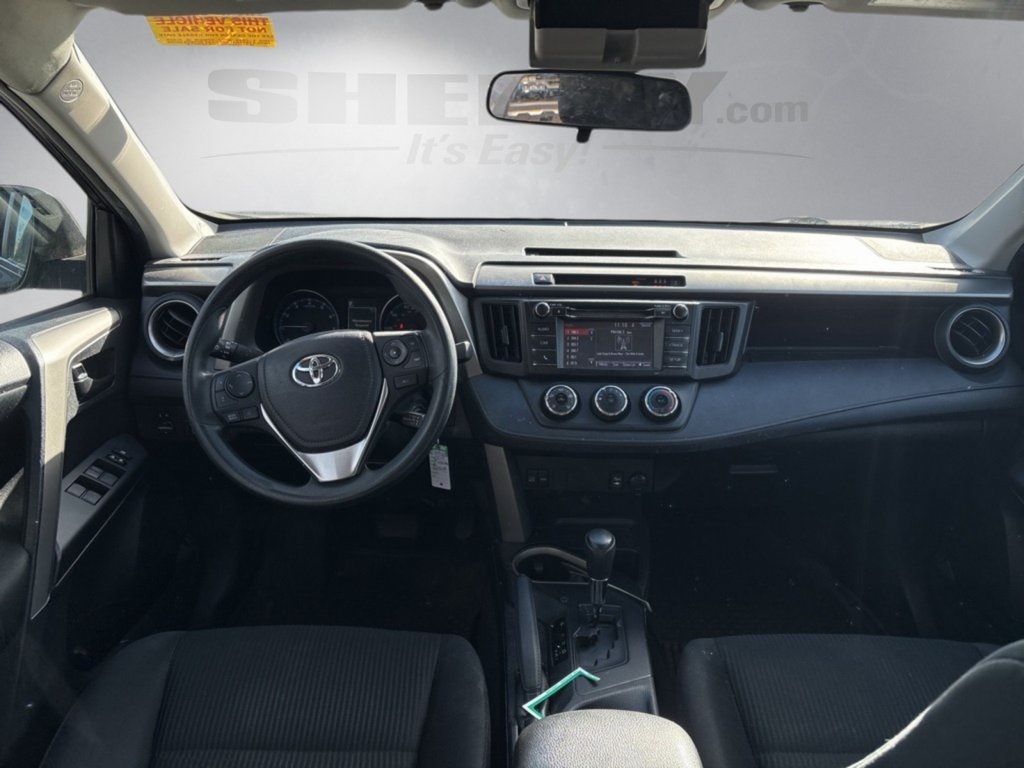 2017 Toyota RAV4 LE photo 3