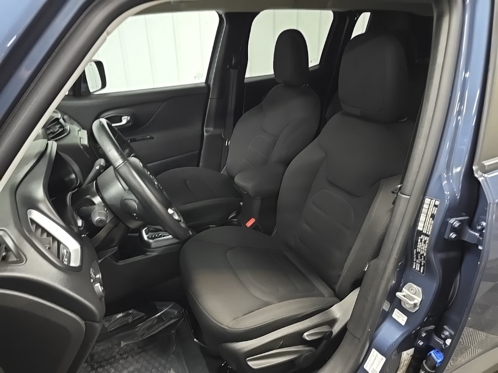2020 Jeep Renegade Latitude photo 30