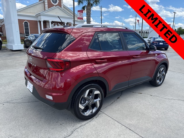 2024 Hyundai Venue Limited photo 4