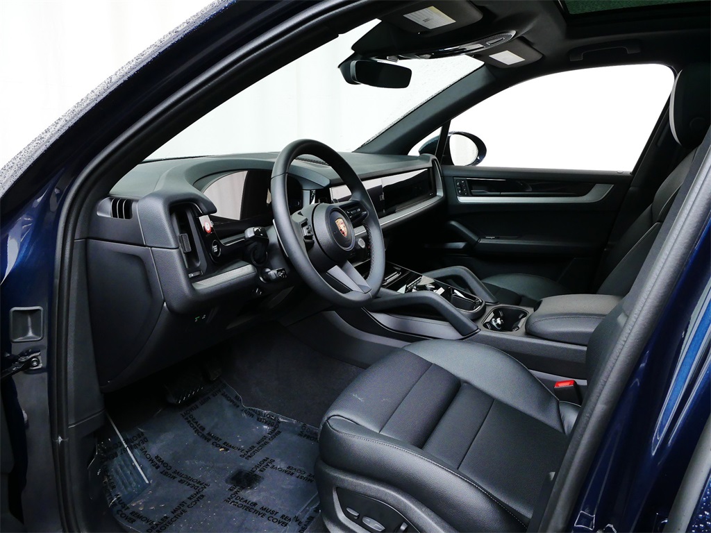 2025 Porsche Cayenne Base photo 4