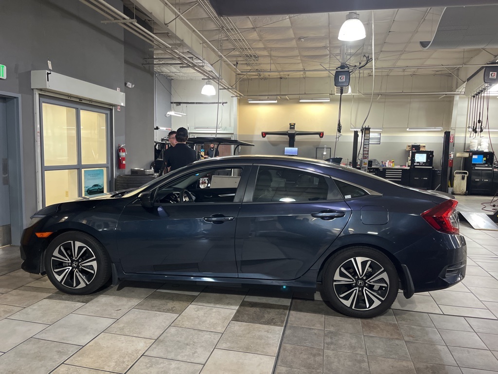2017 Honda Civic EX-T photo 3
