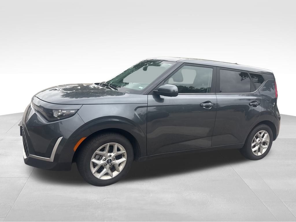 2023 Kia Soul LX photo 3