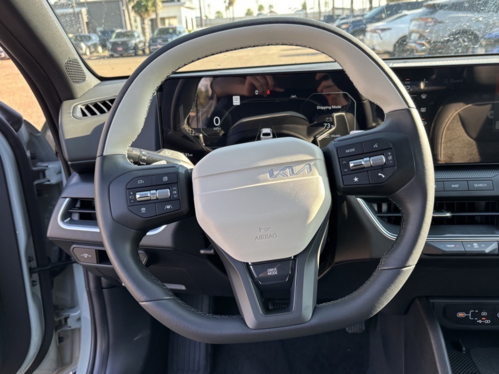 2025 Kia K4 GT-Line photo 9