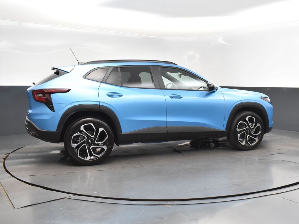 2025 Chevrolet Trax photo 8