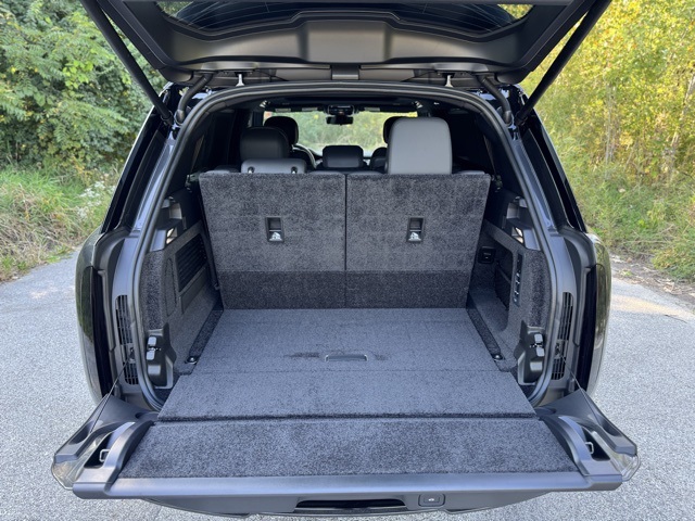 2025 Land Rover Range Rover SE photo 8