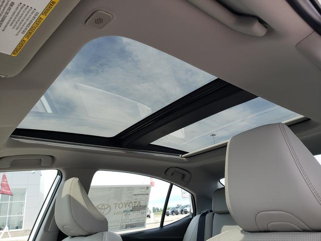 2025 Toyota Camry XLE photo 17