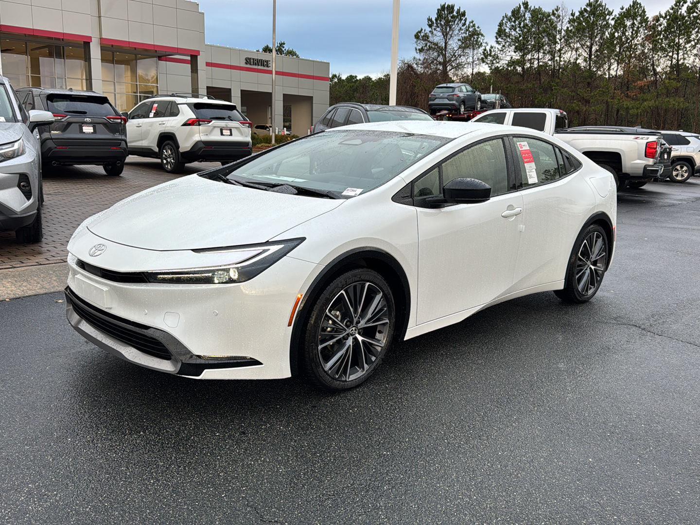 2026 Toyota Prius XLE's photo