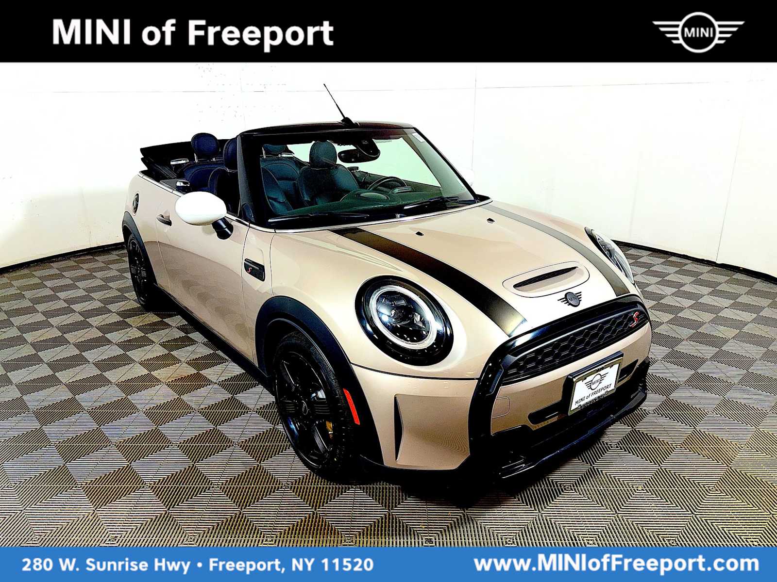 2024 MINI Convertible S's photo