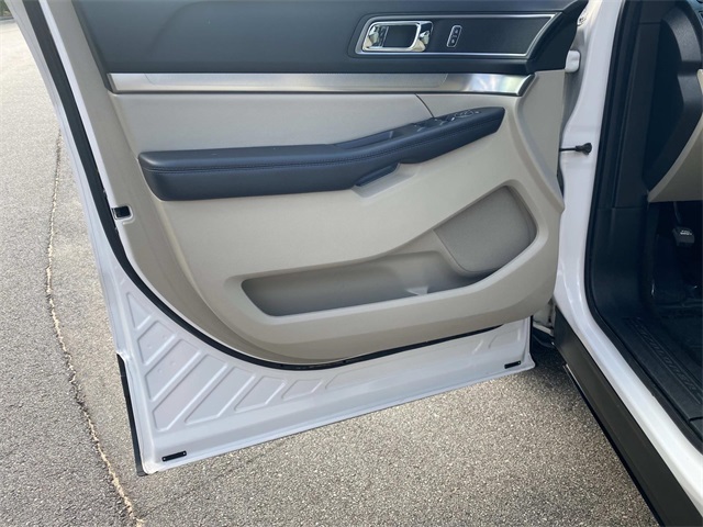 2018 Ford Explorer XLT photo 16