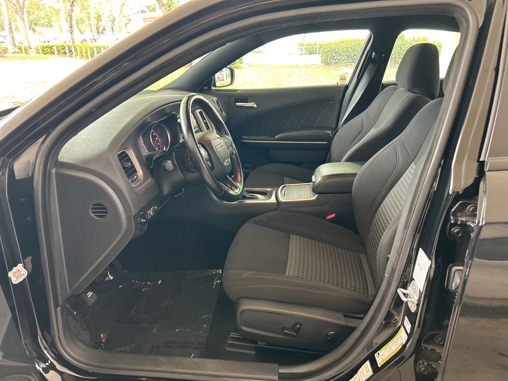 2023 Dodge Charger SXT photo 4