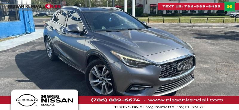 2018 INFINITI QX30 Essential's photo