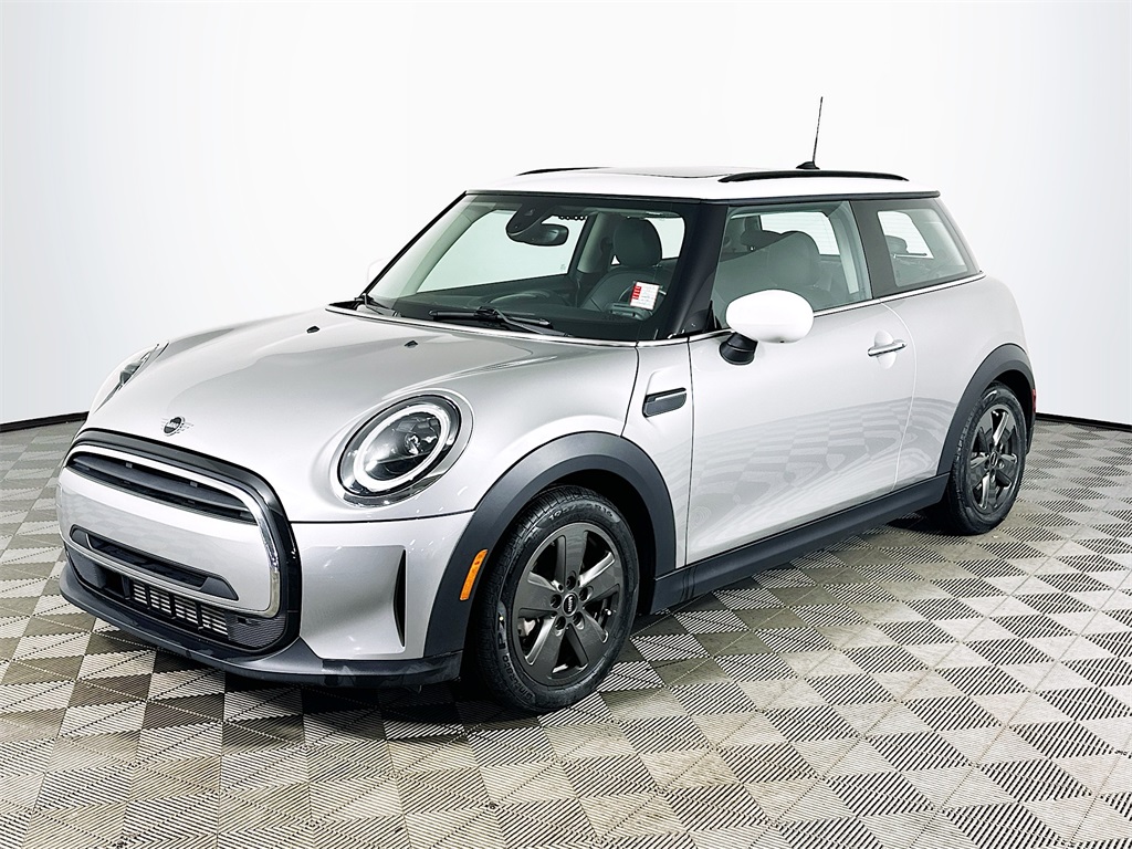 2024 MINI Hardtop 2 Door Base's photo
