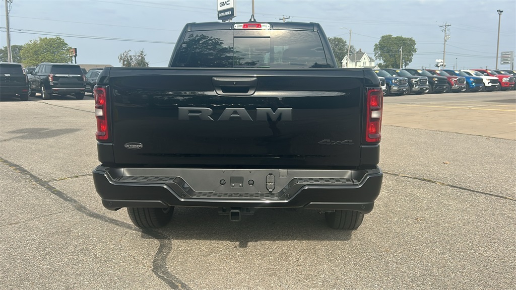 2025 Ram 1500 Tradesman photo 3