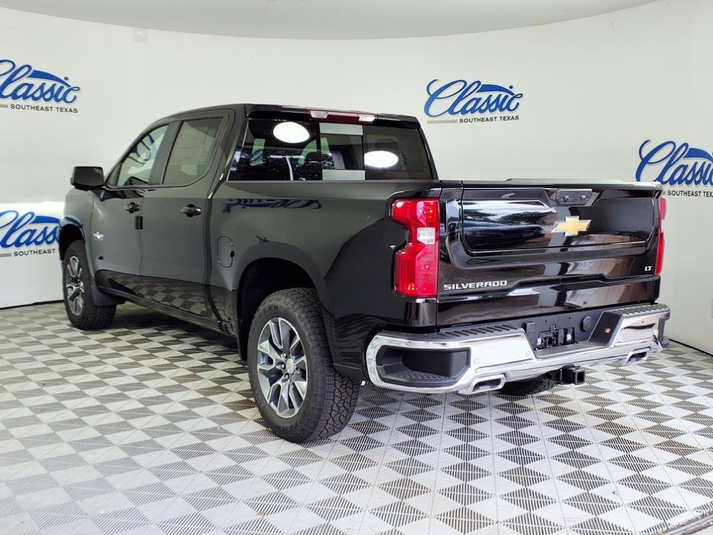 2025 Chevrolet Silverado 1500 LT photo 2