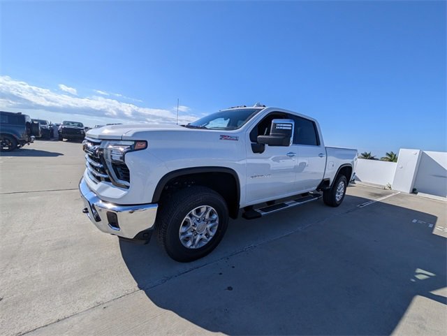 2026 Chevrolet Silverado 2500HD LTZ photo 3