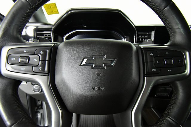 2023 Chevrolet Silverado 1500 RST photo 2