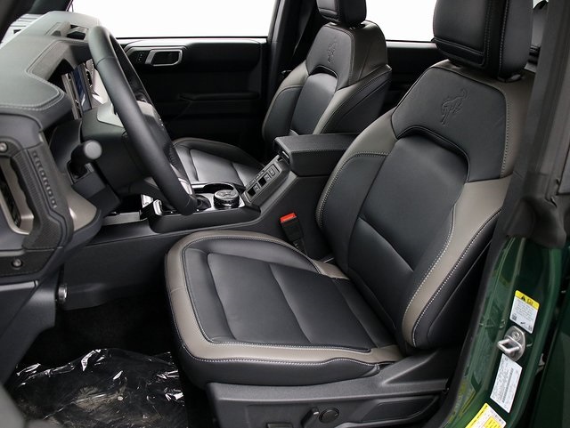 2025 Ford Bronco Outer Banks photo 9