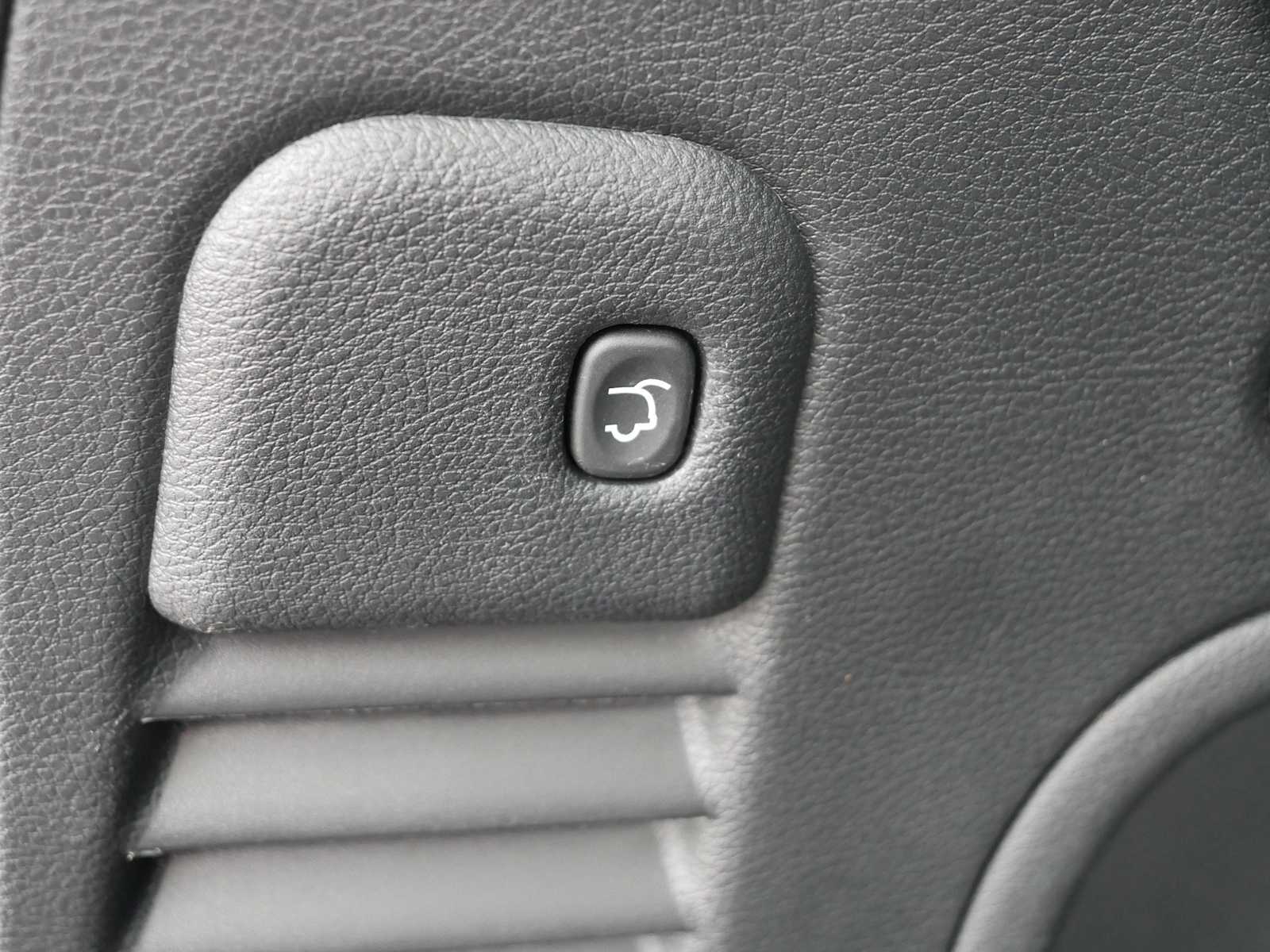 2022 Jeep Cherokee Laredo photo 20