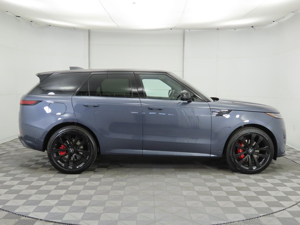 2025 Land Rover Range Rover Sport SE photo 4