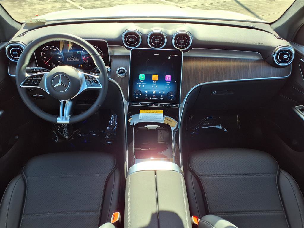 2026 Mercedes Benz GLC 300 photo 4