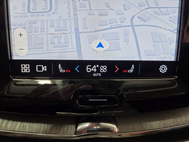 2025 Volvo XC60 B5 Plus photo 29