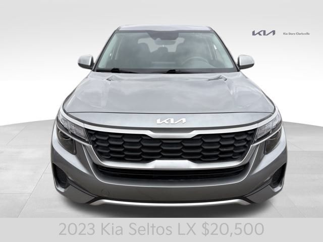 2023 Kia Seltos LX photo 2