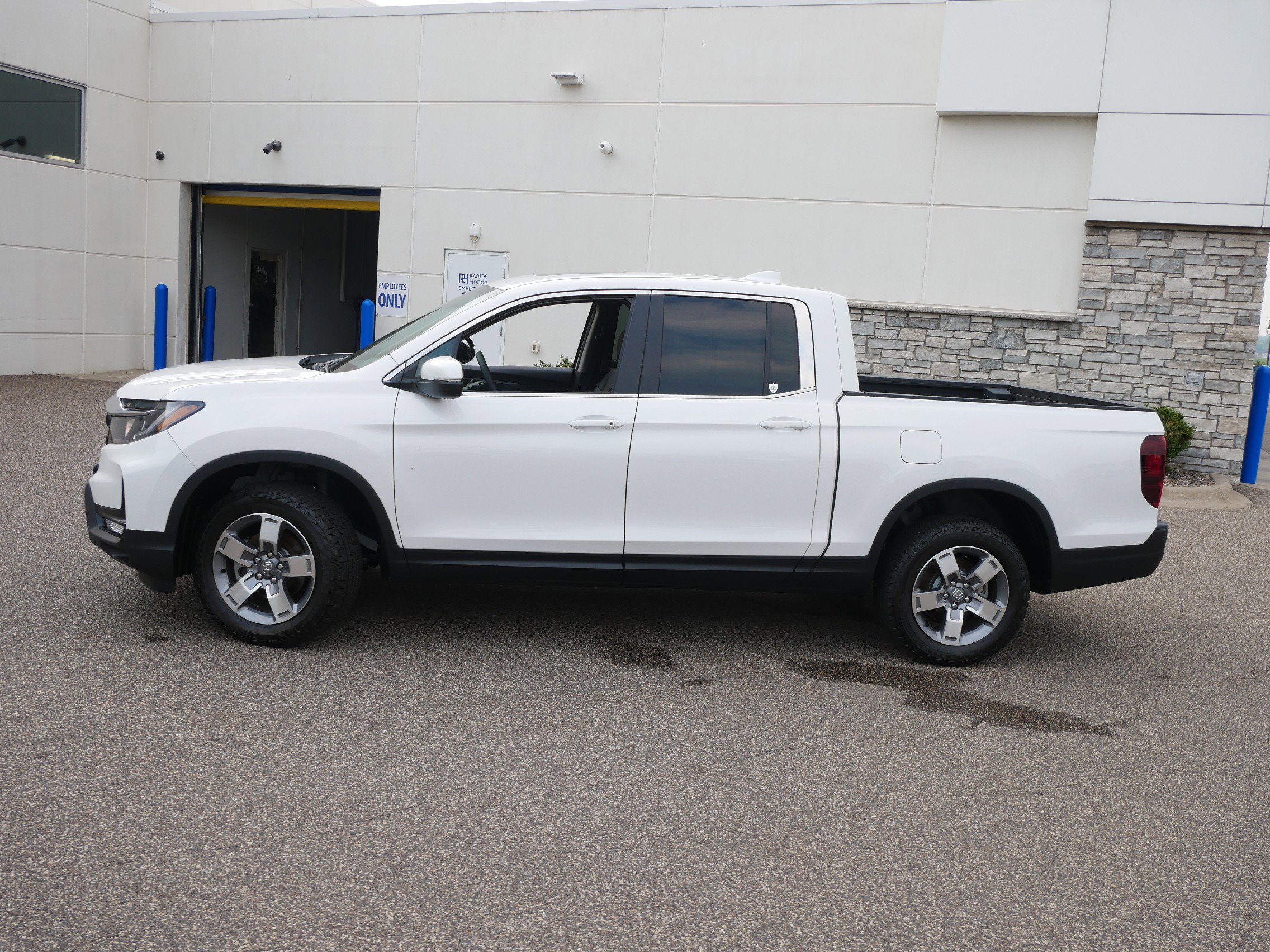 Certified 2025 Honda Ridgeline RTL with VIN 5FPYK3F50SB017796 for sale in Coon Rapids, Minnesota