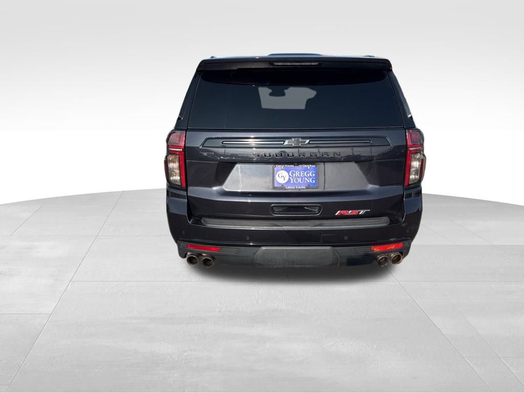 2023 Chevrolet Suburban RST photo 3