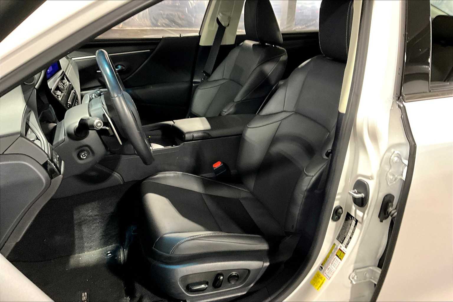 2025 Lexus ES Premium photo 7